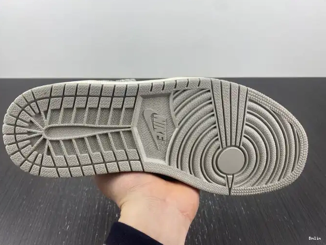 Boostmaster lin High OG White DZ5485-052 Air Jordan 1 Cement 0531